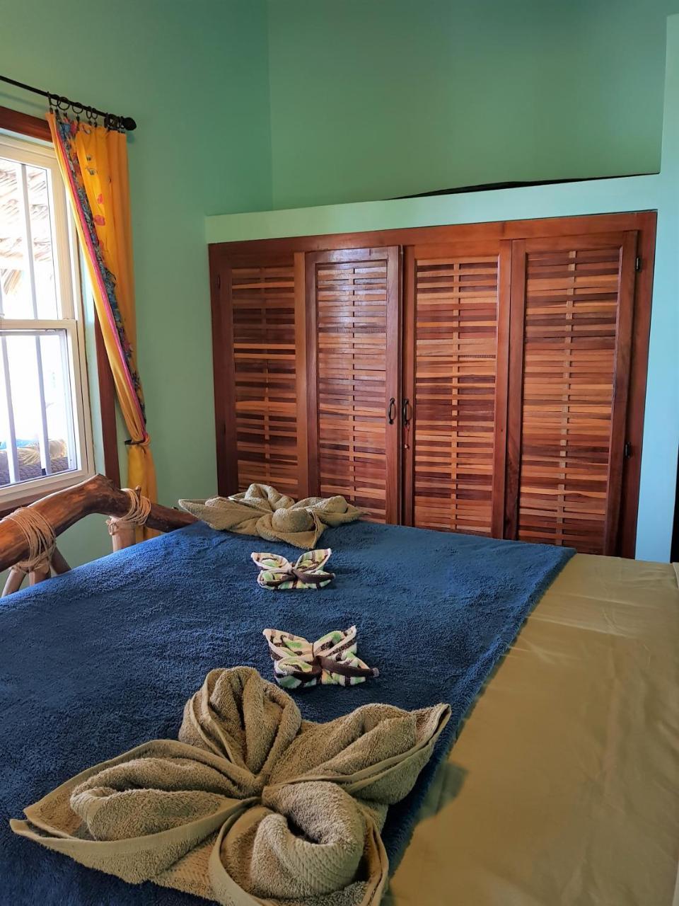 Slo-N-Ez Villa Terrace Caye Caulker Buitenkant foto